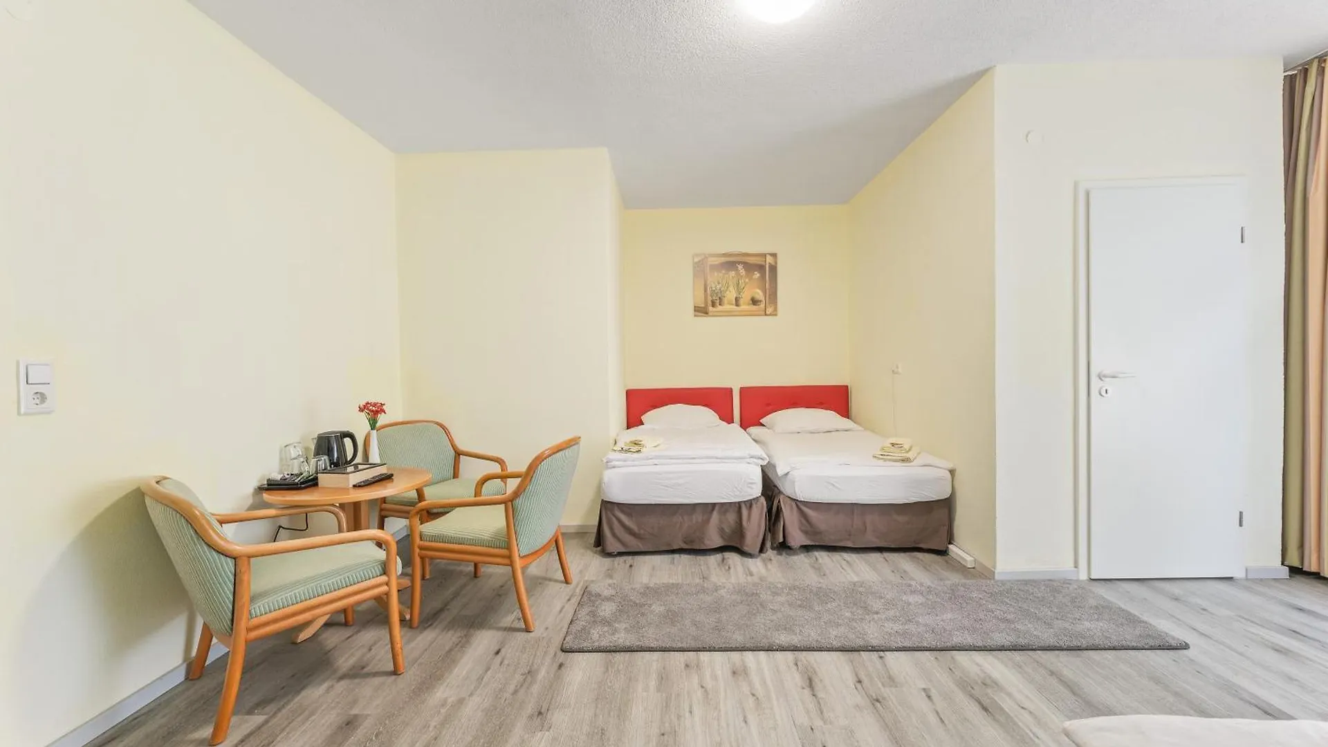 Businesshotel Lemon Suites Self Check-In Messe Airport Mit Kueche - Monteure Willkommen Neuhausen auf den Fildern Germany